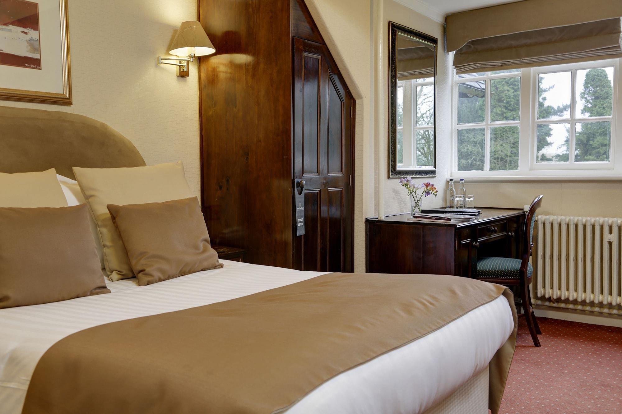 Mere Court Hotel 너츠포드 외부 사진