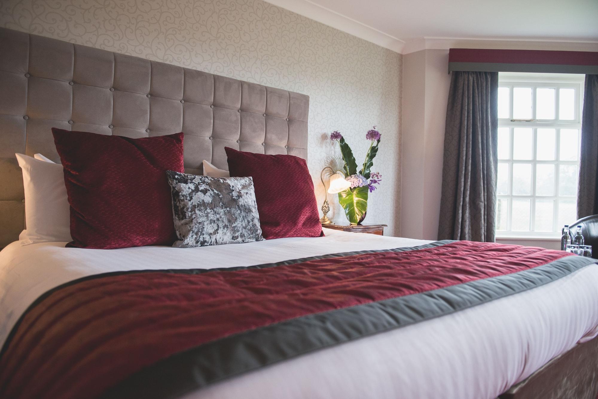 Mere Court Hotel 너츠포드 외부 사진