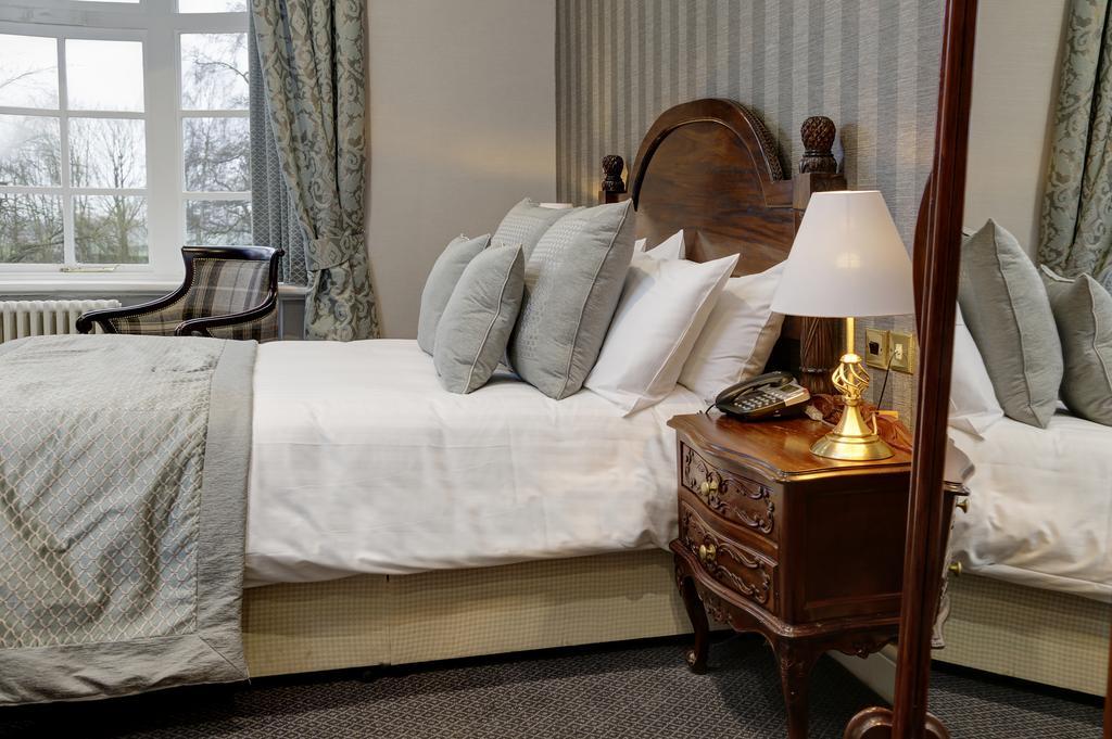 Mere Court Hotel 너츠포드 외부 사진