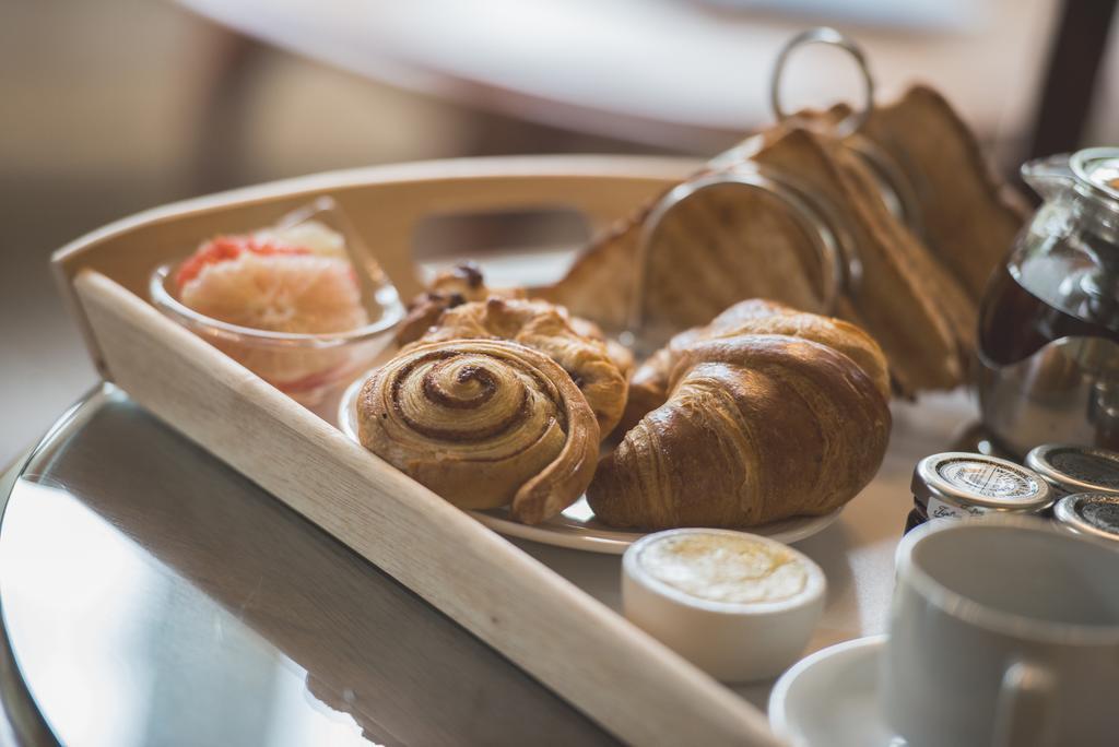 Mere Court Hotel 너츠포드 외부 사진