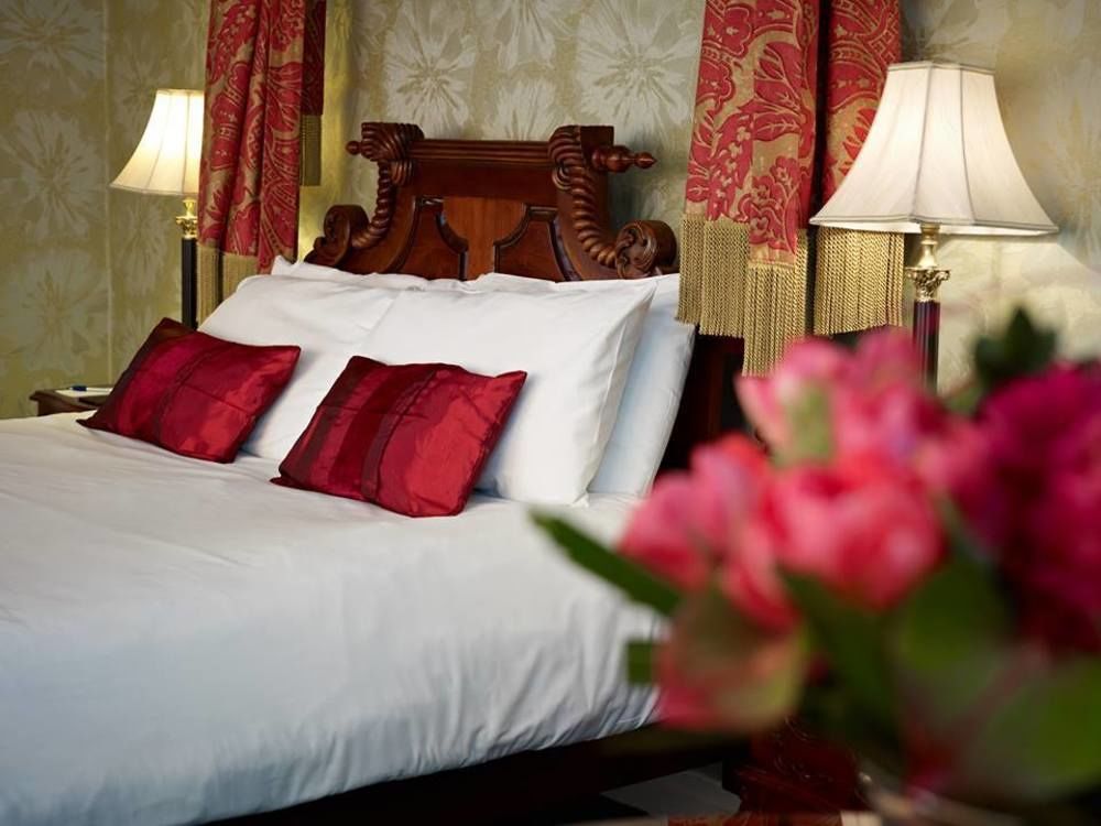Mere Court Hotel 너츠포드 외부 사진