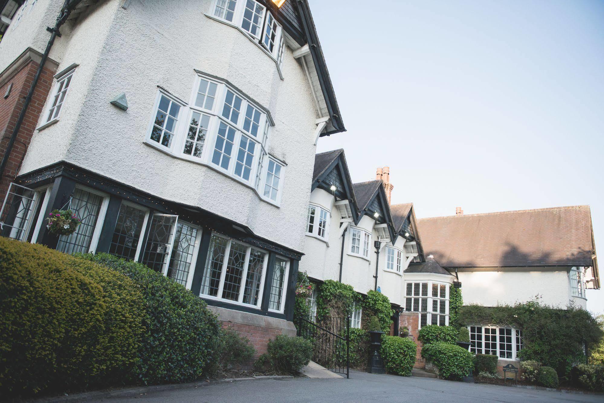 Mere Court Hotel 너츠포드 외부 사진