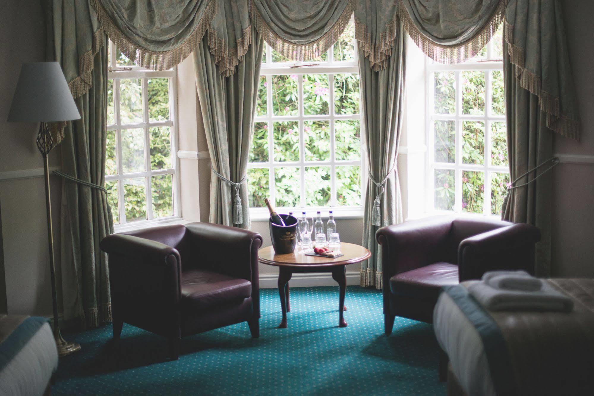 Mere Court Hotel 너츠포드 외부 사진