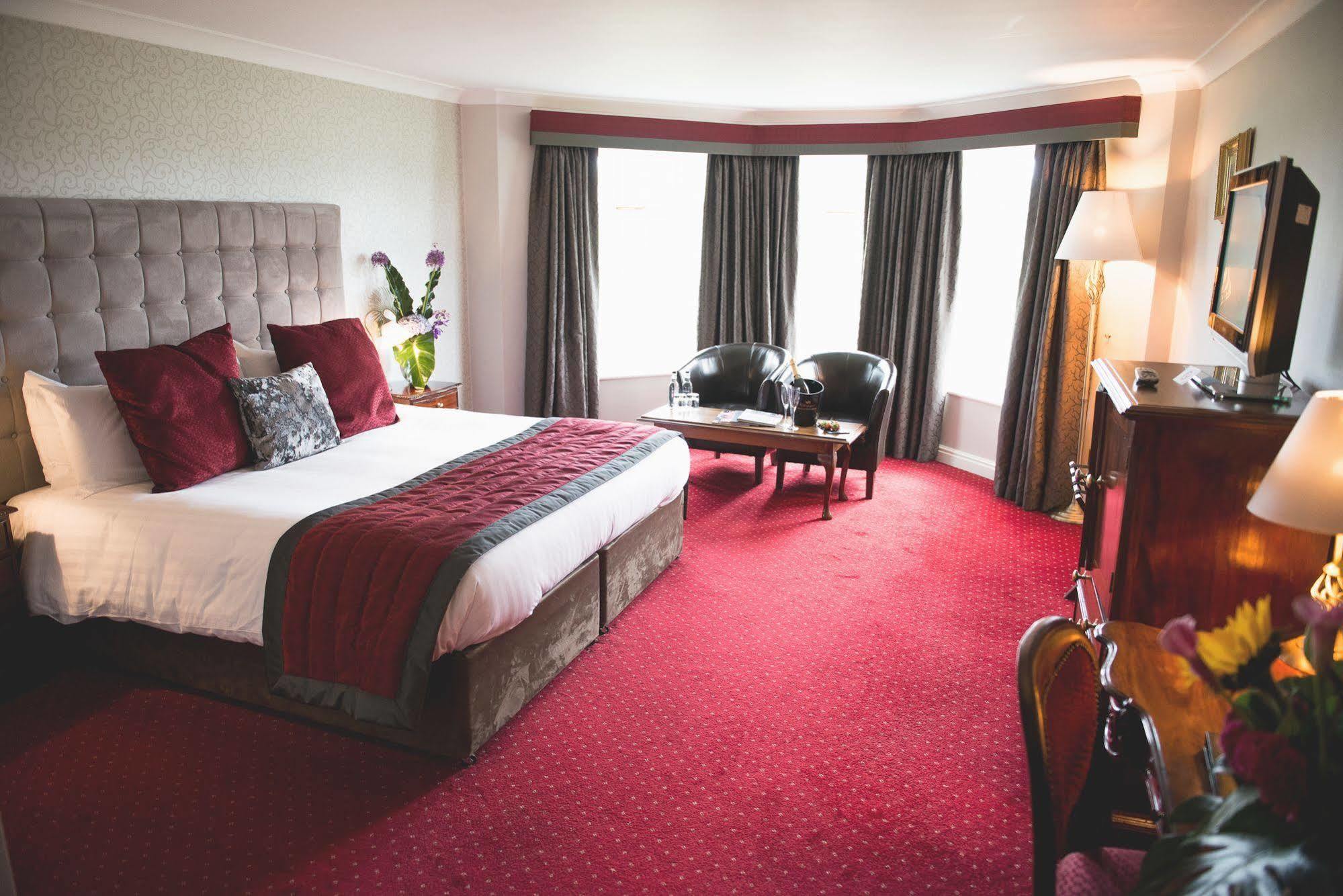 Mere Court Hotel 너츠포드 외부 사진