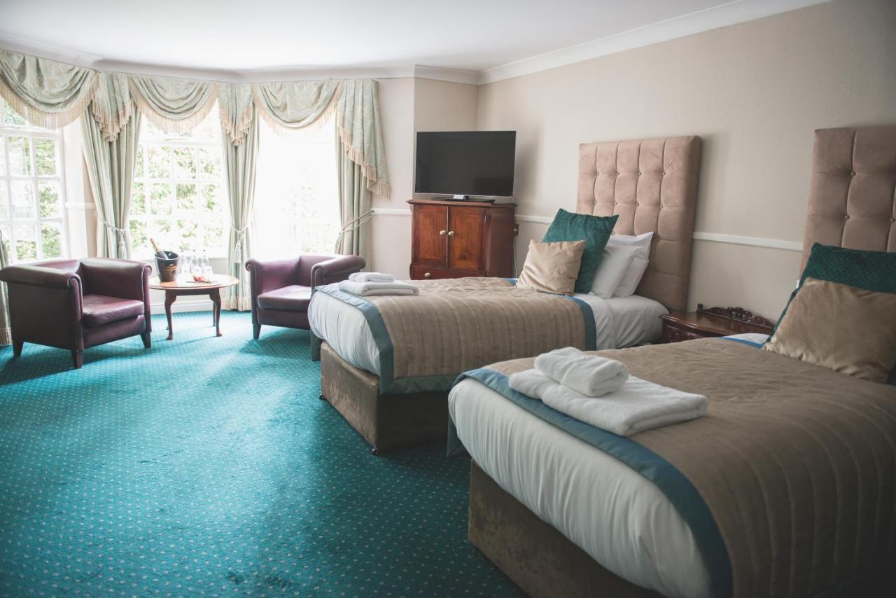 Mere Court Hotel 너츠포드 외부 사진